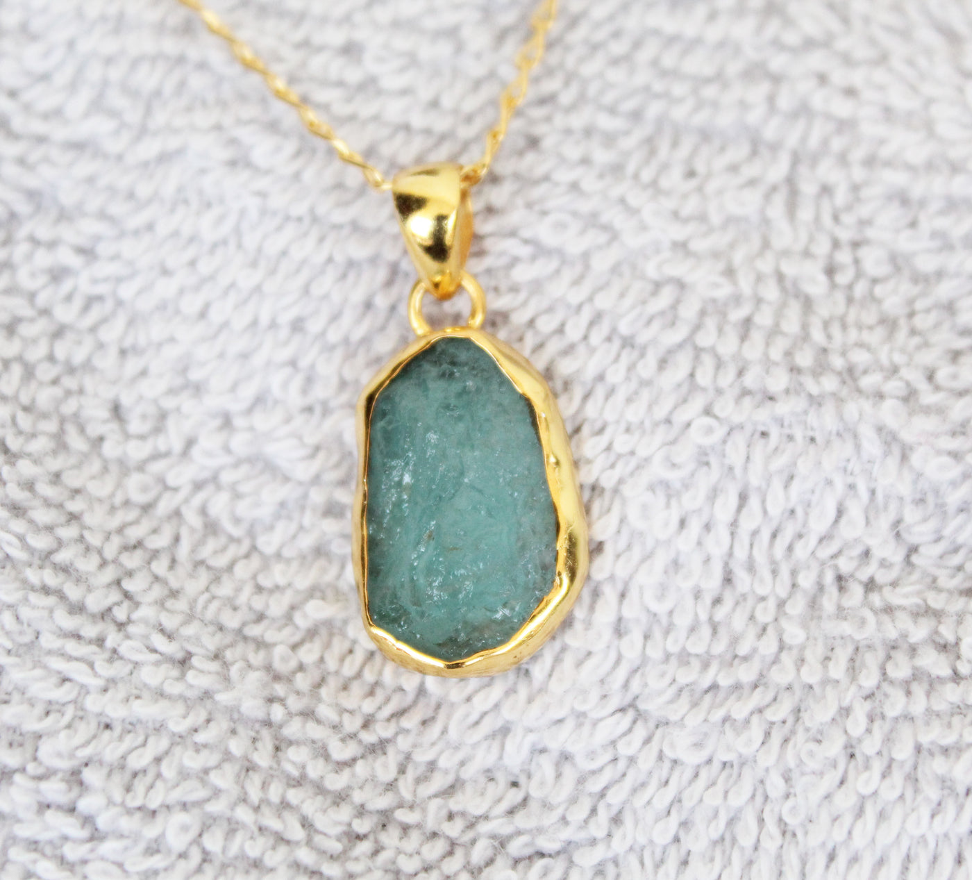 Raw Aquamarine Necklace, March Birthstone, Rough Aquamarine Pendant, Genuine Gemstone Crystal Necklace,Pisces Zodiac,Healing crystals stones