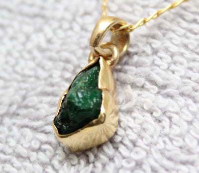 Raw Emerald Necklace, May Birthstone Necklace , Raw Crystal Necklace, Genuine Emerald Pendant, Gold Necklace, Gift For Her, Custom Necklace
