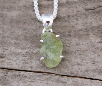 Raw Peridot Necklace, Silver Pendant, August Birthstone Necklace, Gold Necklace, Birthday Gift, Green Stone Necklace, Dainty Silver Necklace